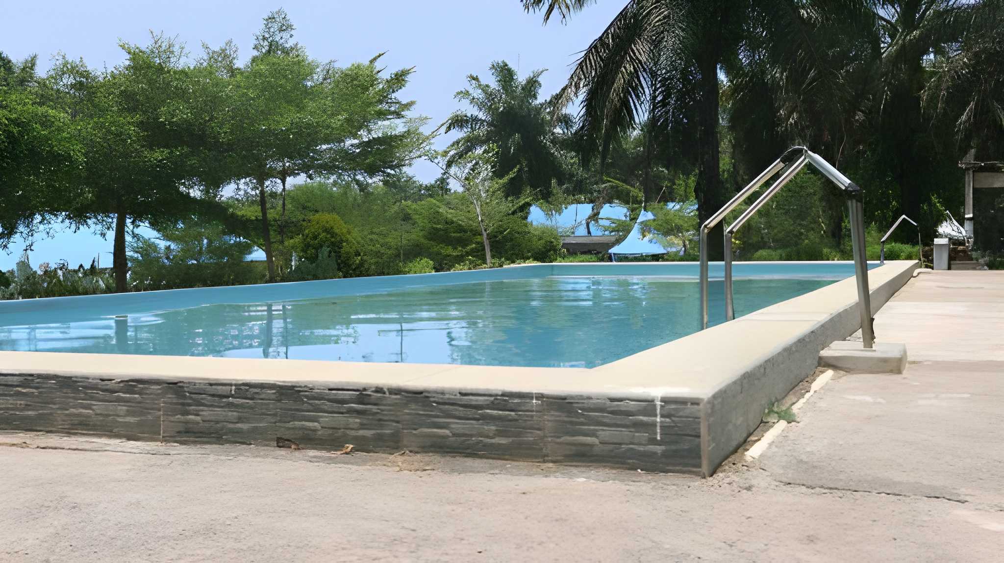 بناء المسابح وتجهيزها